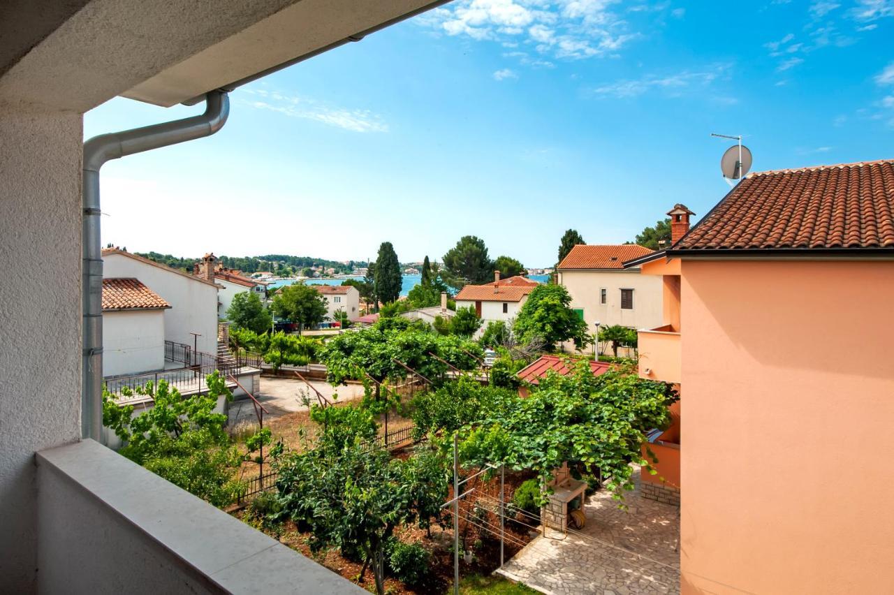 Apartman Near Beach Pelagic Sea View Rovigno Esterno foto