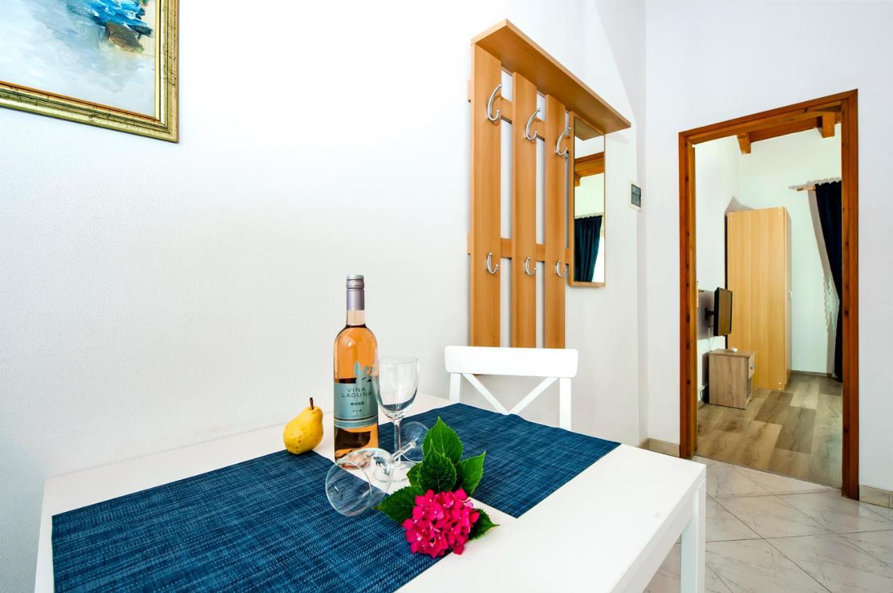 Apartman Near Beach Pelagic Sea View Rovigno Esterno foto