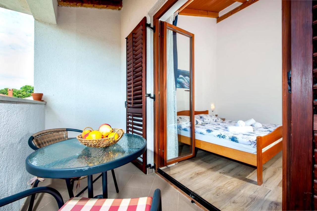 Apartman Near Beach Pelagic Sea View Rovigno Esterno foto
