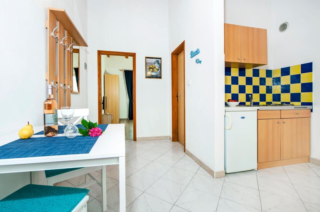 Apartman Near Beach Pelagic Sea View Rovigno Esterno foto