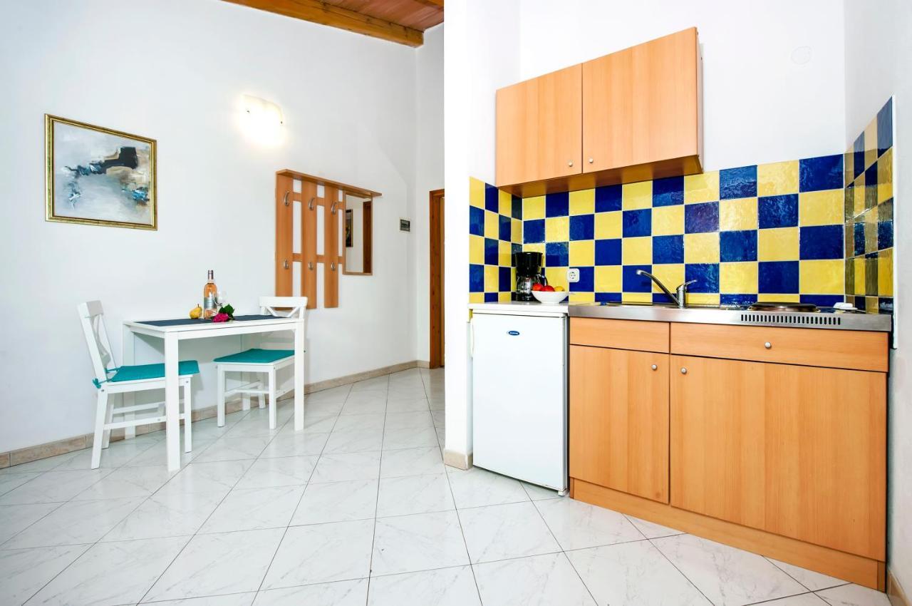 Apartman Near Beach Pelagic Sea View Rovigno Esterno foto